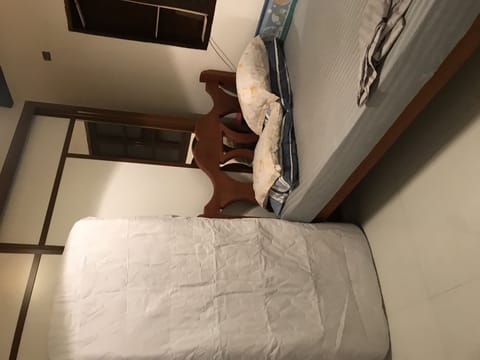 1 bedroom, internet, bed sheets