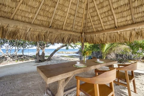 Beach Palapa Beach-Bar