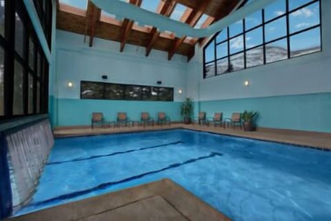 indoor:outdoor pool 