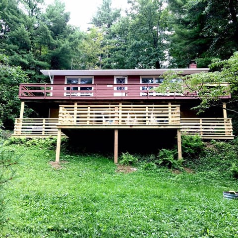 Quiet setting. House on opposite side of road from beach.