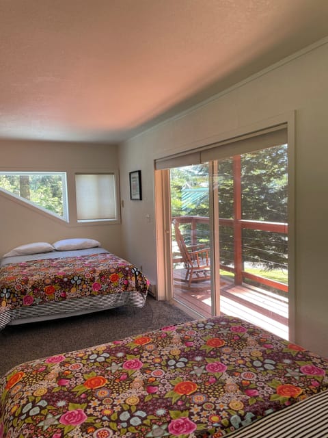 Second floor bedroom
2 queen beds and pullout couch
private bathroom with shower