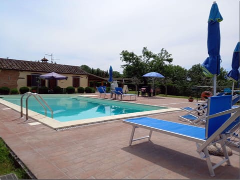 Water, Sky, Building, Swimming Pool, Azure, Outdoor Furniture, House, Shade, Rectangle, Cloud