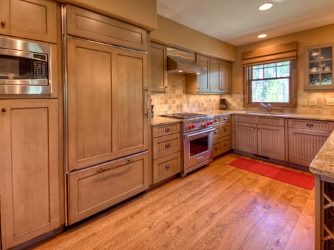 Powder Ridge Cabins, Manitou 3, Kitchen, 3