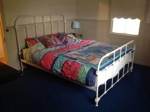 3 bedrooms, bed sheets