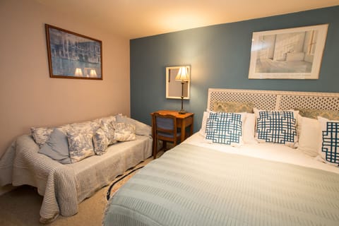 Bedroom showing sofa