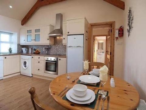 Kitchen & Dining area