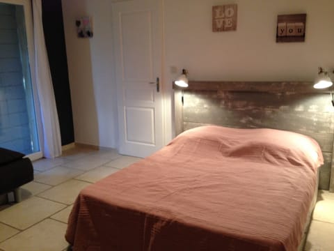 3 bedrooms, iron/ironing board, travel crib, free WiFi