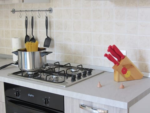 Fridge, oven, stovetop, highchair