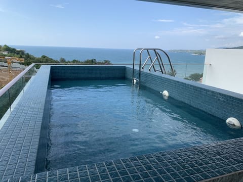 Roof-top Pool for personal use and not publicly accessible