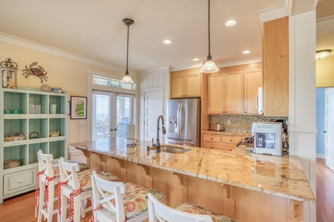 Kitchen Island with high chairs