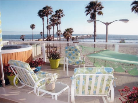 Gorgeous views from your hot tub always at 103 degrees!