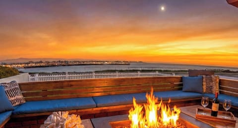 Fire pit nights with ocean air and good company 