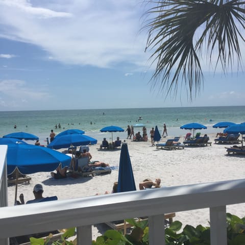 Beach nearby, sun loungers, beach towels