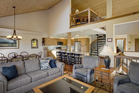 Couloir living room, dining room, kitchen and loft