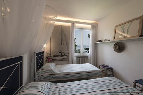 7 bedrooms, internet, bed sheets