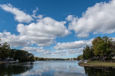 Cozy Cottage! All Sports Budd Lake near boat launch & neighborhood ...