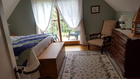 1 bedroom, pillowtop beds, desk, iron/ironing board
