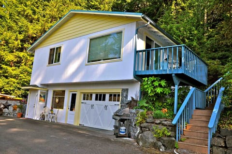 Carriage House and Balcony Deck