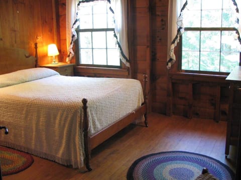 East Bedroom, 1 double bed