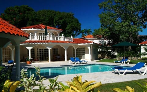 Rear view of villa w/private pool!
