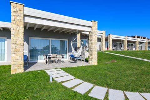 Our super porch!All elegance apartment have a breathless lake view!