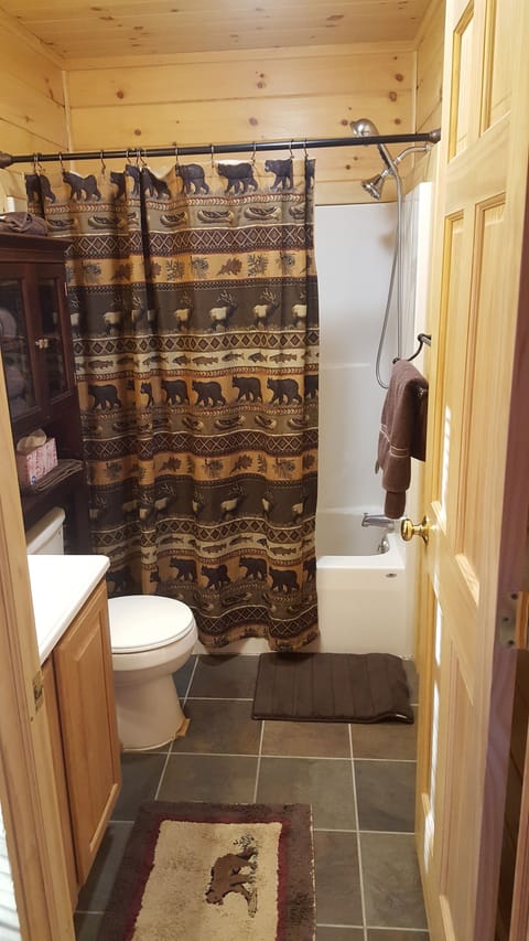 Bathroom Tub/Shower