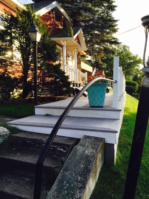 18 stairs from street to deck