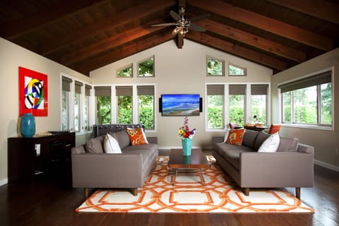 The Great Room: Stylish and Cozy 