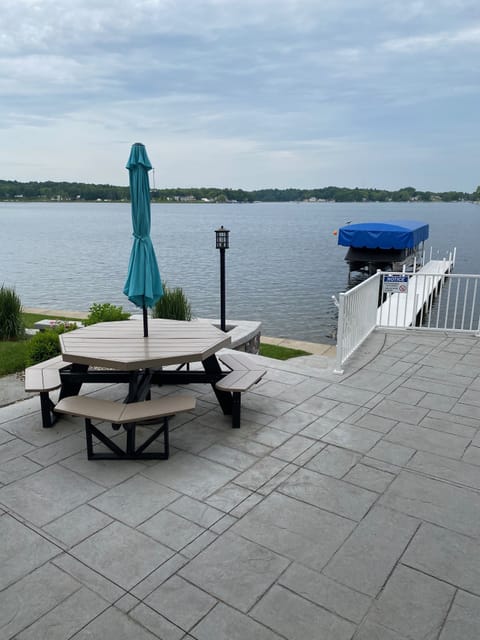 nice patio shade and eating area