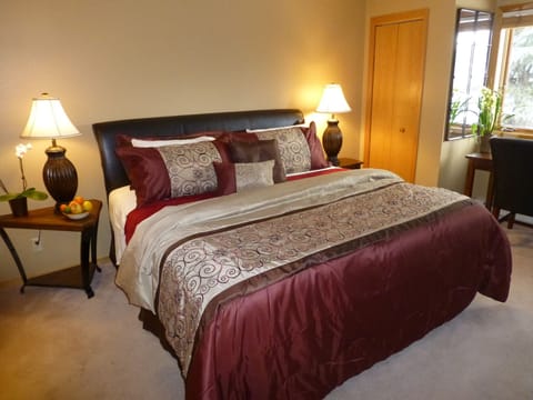 2nd master suite with king size bed, office area and attached full bathroom