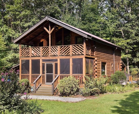 Welcome to Mountain Thyme Cabin located in beautiful Monteagle, Tennessee!