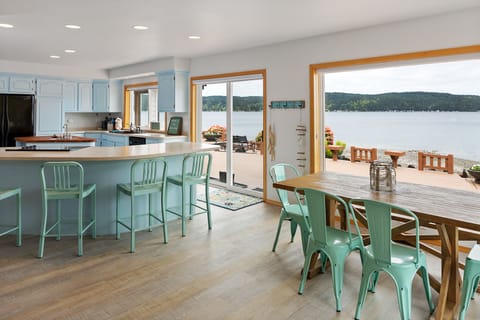 Not a bad view while eating. 