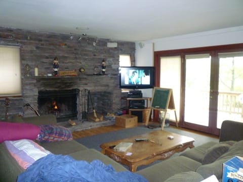 TV, fireplace, DVD player, stereo