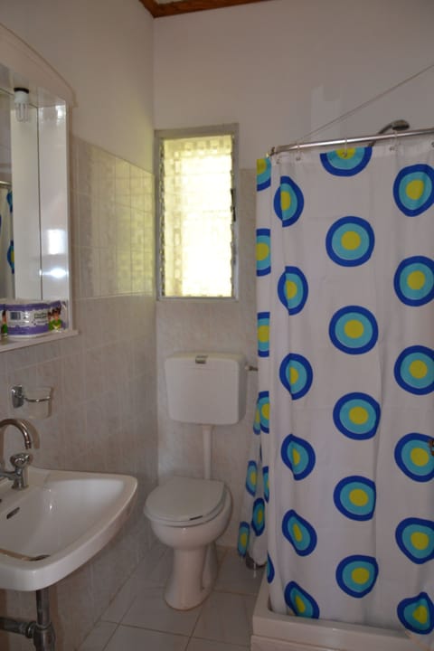 Bathroom has a WC, sink, shower. 2 bedroom bungalow Kefalonia