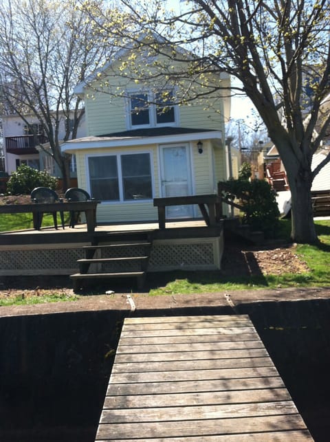 Lakefront Cottage