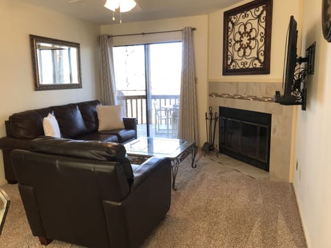 Living area | Flat-screen TV, fireplace, DVD player, table tennis