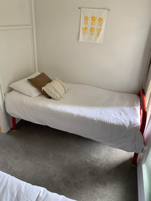 Iron/ironing board, travel crib, free WiFi