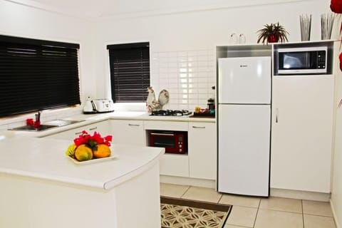 Fridge, microwave, oven, coffee/tea maker