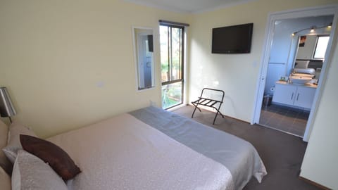8 bedrooms, in-room safe, iron/ironing board, WiFi