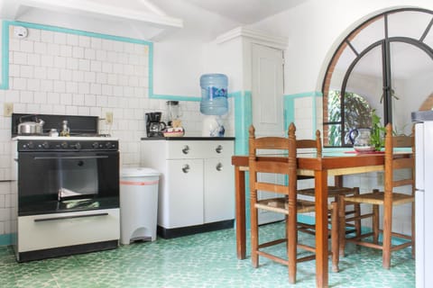 Fully equipped kitchen.
Well stocked.