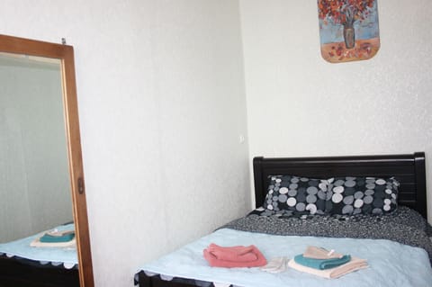 1 bedroom, iron/ironing board, internet, bed sheets