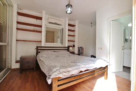 STUNNING 3 BEDROOMS PRIVATE ROOF APT BY GORDON & FRISHMAN BEACH - TEL AVIV Apartment in Tel Aviv-Yafo