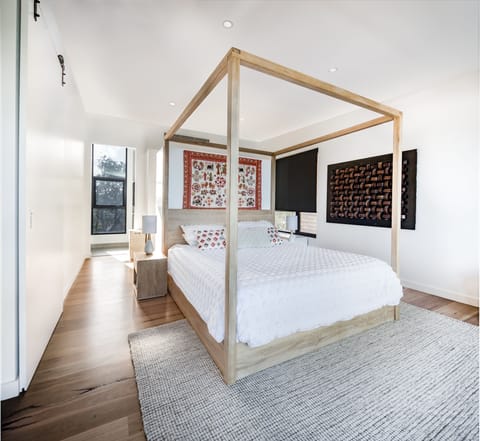 Huge master bedroom with walk-ins and en-suite