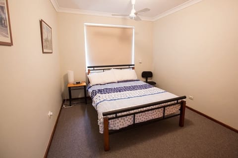 4 bedrooms, iron/ironing board