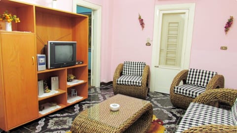 Neue komplett renovierte Wohnung im Zentrum von Kairo Dokki-Ägypten zu vermieten. apartment in Egypt