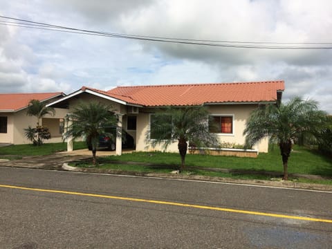 Renta de Habitacion oder Casa in David Chiriqui house in Chiriquí Province