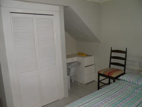 side view of bed with access to breaux