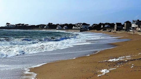 Beach nearby, sun loungers