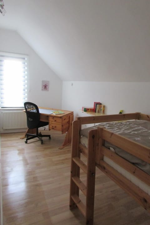 2 bedrooms, in-room safe, iron/ironing board, free WiFi