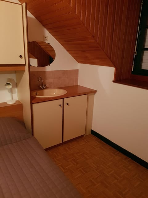 3 bedrooms, iron/ironing board, free WiFi